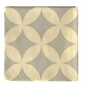 Geometrisch patroon van overlappende crème-kleurige cirkels op grijze achtergrond, Madelaine decor-5 13x13