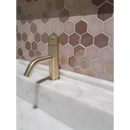 Brushed gold badkamerkraan met gebogen tuit, perfect bij VAL008 Pink Matt Glossy
