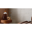 Ceramic vaas met geometrisch patroon op Volume White Pyramid mat 6x25