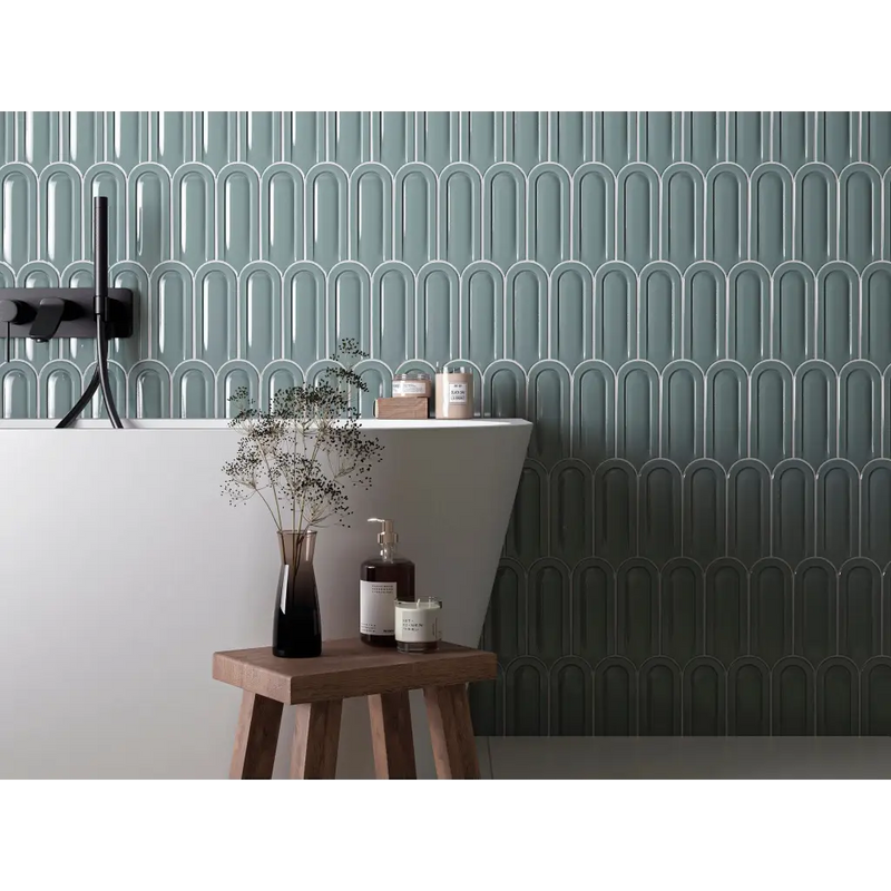 Groene Gala Sage glans 8x21 behang met witte voeglijnen, modern design