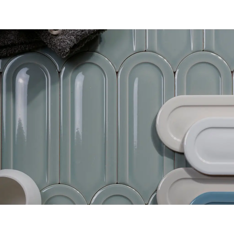 Pale blauwe en witte geglazuurde Gala Sage glans 8x21 gebogen tegelwand