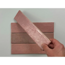 Roze tegels Trend Tegels roze glans 6x24,6 met bloempatroon en opbergplek voor messen