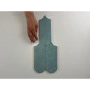 Teal-kleurige kartonnen uitsnede van een kasteeltoren voor Alure Aqua Visschub wandtegel