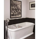 Vrijstaande witte porseleinen badkuip AM230010 met rechte zijkanten en voet