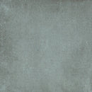 Grijze gestructureerde betonoppervlak met een verweerde uitstraling van Ambiente Emerald Mat