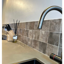 Moderne gebogen kraan met metallic afwerking, perfect bij Pecasa - Assisi wandtegel