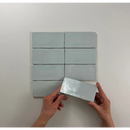 Lichtblauwe rechthoekige keramische tegels in gridpatroon van Atlas Aqua Brillo