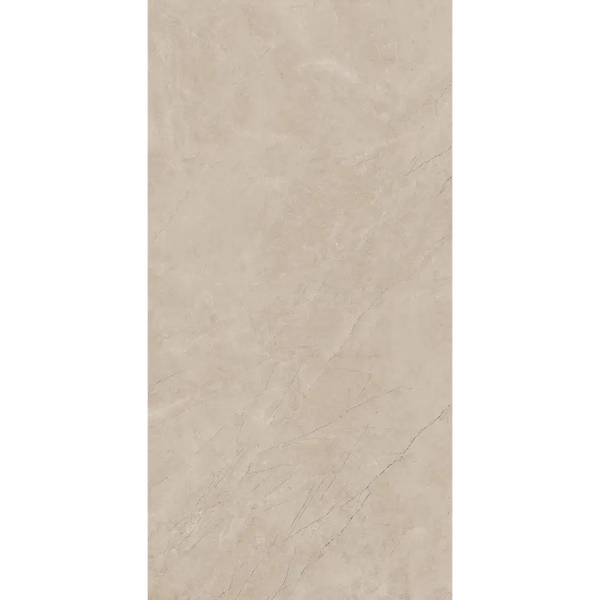 Beige marmeroppervlak met subtiele diagonale adering van Bayona Ivory Polished 120x240 rett