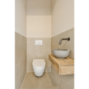 Moderne wandtoilet met drijvende houten wastafel en ronde lavabo in Bergambacht 60x60 Rett