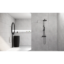 Zwart matte douchesysteem met regendouchekop en handdouche bij Beton Cire Bercy Grigio 60x120