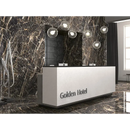 Witte ontvangstbalie met strak modern design en gouden hotel gegraveerd in donker op black golden pulido 60x120 pulido 60x120 rett