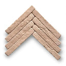 Ruwe lichtbruine tegels voor vloeren of wand, in chevron patroon bij Bourgondische dallen Vicoli Luz