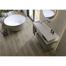 Witte ronde wasbak op zwevende wastafel van Camden Moka 20x120 met grijze houtstructuur