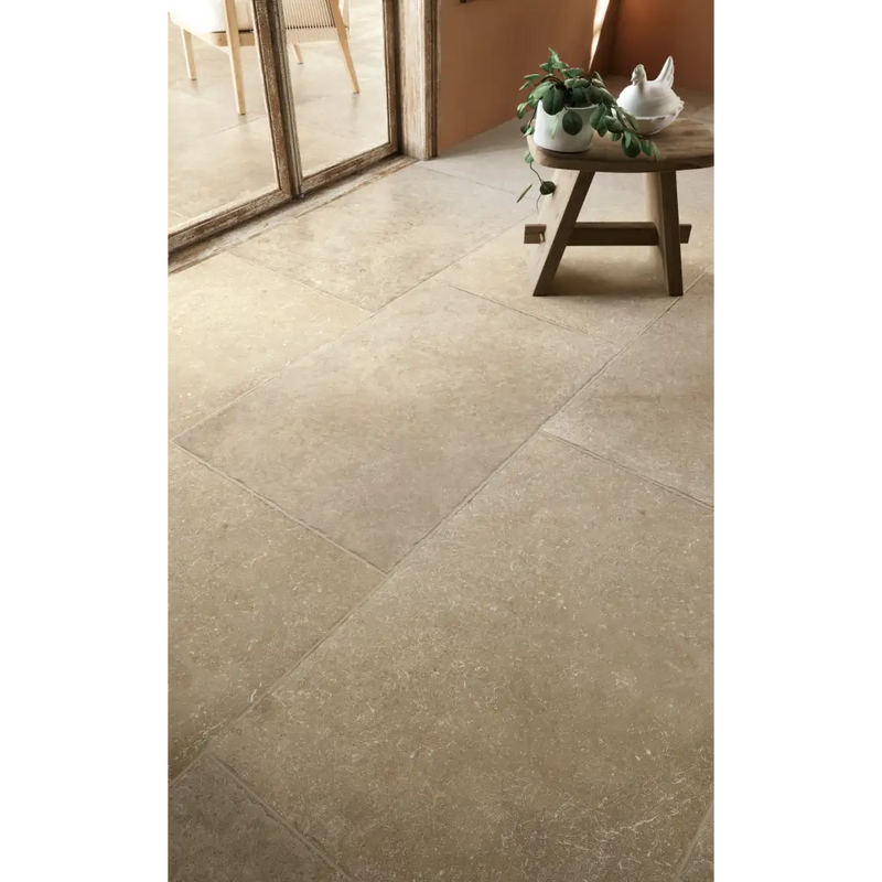 Beige stone of ceramic vloertegels met textuur, Chantilly Beige 60x90 chip