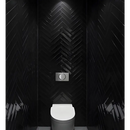 Witte toiletpot tegen een donkere chevronmuur met Colonial Black glans tegels