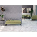 Moderne olijfgroene bank met zwart metalen frame, perfect bij Colonial Grey glans