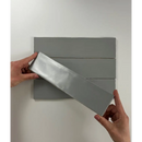 Grijs rechthoekig paneel van de Colonial Grey mat 7,5x30, laag voor laag afgestoken