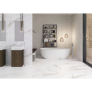 Wit vrijstaand ovaal bad met modern design en Diamond Gold mat 60x120 rett ernaast