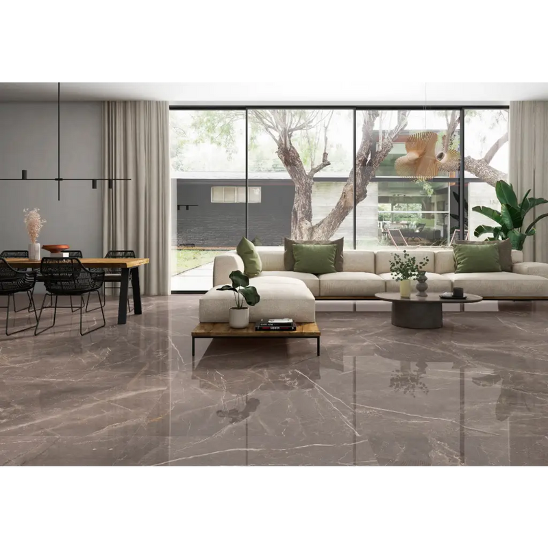 Ruime woon- en eetkamer met Fior di Bosco Noce gepolijst 60x120 rett tegels