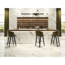 Stijlvolle bar met marmeraccenten en olijfgroene krukken, Fontana gepolijst 60x120