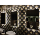 Drie backlit badkamer spiegels met afgeronde hoeken in GM05 Lichtgrijs soft grain wandtegels