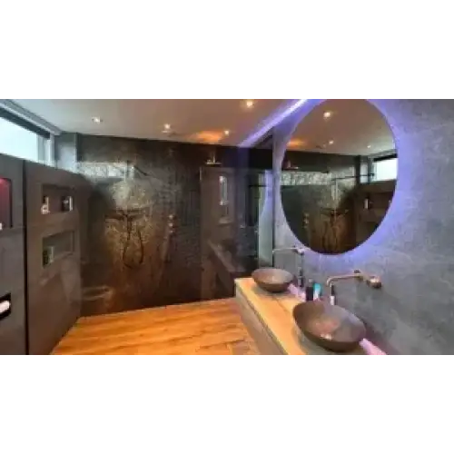 Moderne badkamer met gm33 lichtbruin soft grain wandtegels en circular spiegel