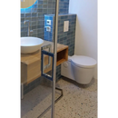 Wandgemonteerde toiletpapierhouder met houten plank voor Gobi Bianco Mat 60x60 tegel