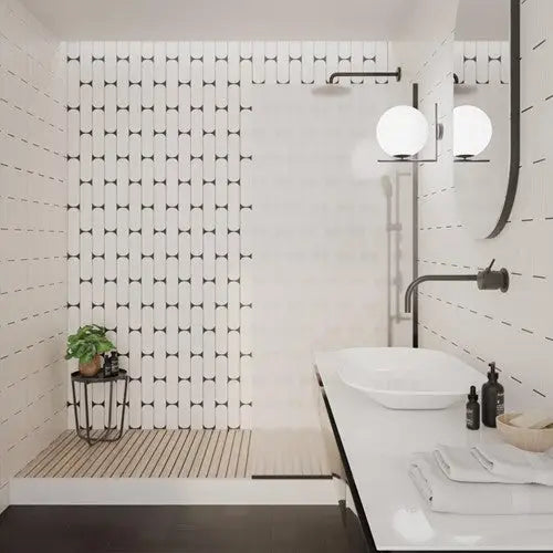 Moderne badkamer met Grace Oval White Gloss tegels en geometrisch patroon