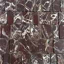 Bruine marmer mozaïek tegelwandpaneel Hazel Rosa Levanto met witte aders en donkere voegen