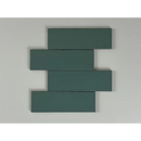 Vier groene rechthoekige tegels in een verspringend patroon van Kalma Blue Lake 6x18