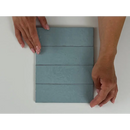 Lichtblauwe-grijze houten plank van Kalma Poeder Blauw 6x18 met horizontale lijnen