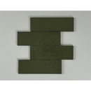 Olijfgroene tegels in een verspringend patroon van Kalma Selva 6x18