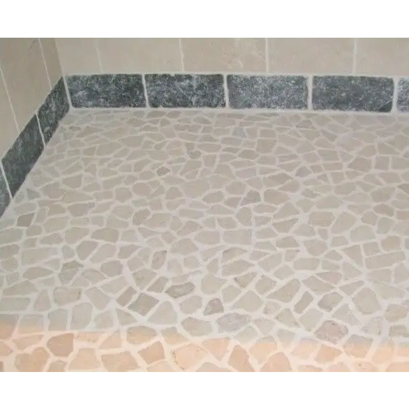 Mosaic tegelvloer met onregelmatig patroon in Kerabo Beige Marmeren Mozaïek Tegels