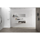 Minimalistische witte badkamer met kerabo wit glans gerectificeerd 40x120 en inloopdouche