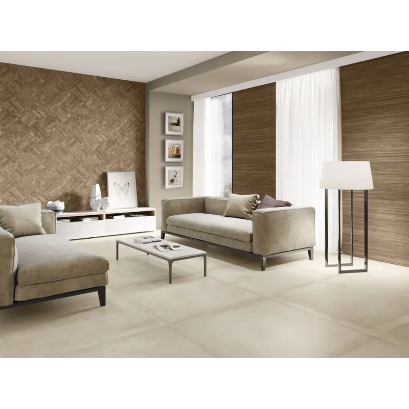 Moderne beige woonkamerinrichting met Larchwood Ipe 40x120 rett en strakke lijnen