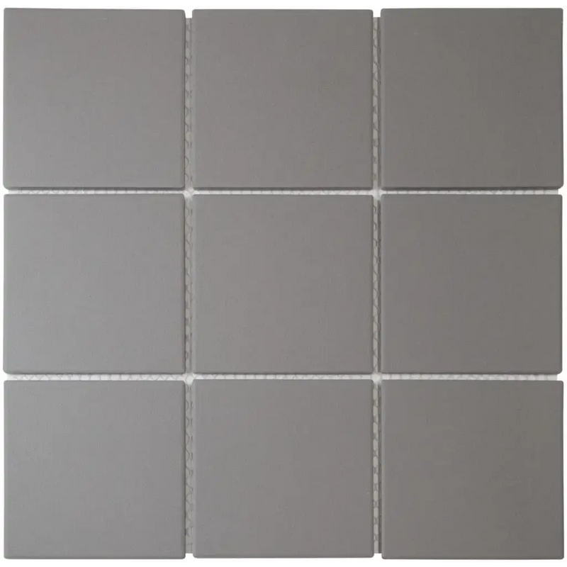 Afbeelding van LO9515 Dark Grey met matte grijze R11 tegels en smalle witte voeglijnen