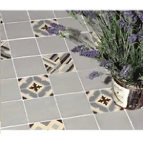 Decoratieve vloertegels met geometrische patronen en bloemmotieven Madelaine Grigio Cenere