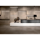 Moderne minimalistische zwevend plank met Maku Nut zijde glans 80x80 rett en geometrische panelen