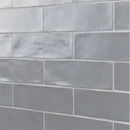 Grijze bakstenen muur met Mat Grey 7,5x30 tegels voor hoogwaardige keramische tegel uitstraling