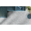 Lichte grijze Medley terrazzo Sugar 60x60 rett vloer met donkere spikkels