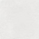 Zachte lichtgrijze textuur op de Midtown White R10 N-Plus 90x90 rett tegel