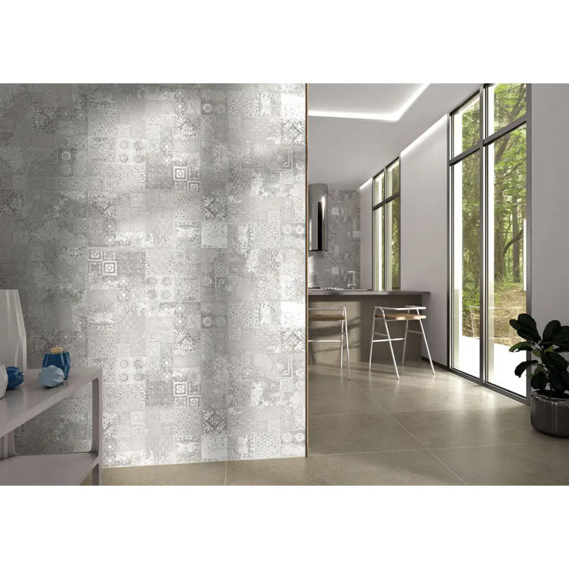 Decoratieve glazen wand met een geometrisch patroon van Munich Taupe 60x120