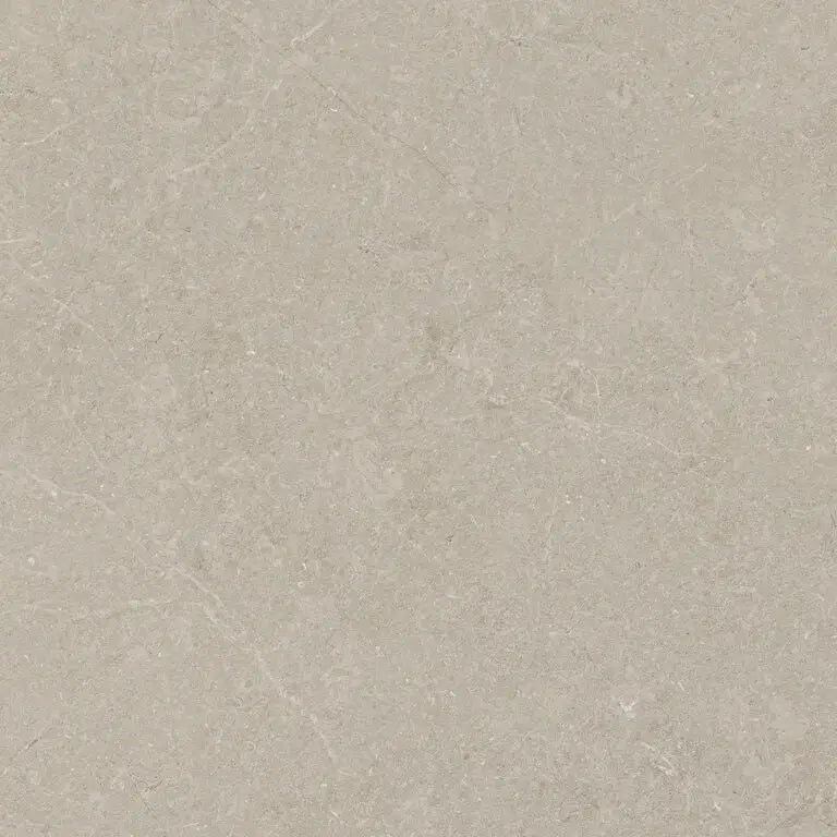 Beige mytos sand 90x90 tegel met subtiele grijze adertjes en een gladde matte afwerking sand 90x90 rett