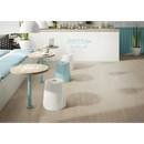 Witte keramische toilet met lichtblauwe watertank, Nebraska Elm vloertegels