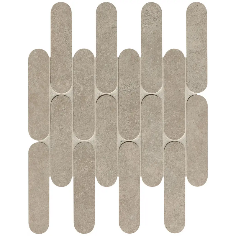 Beige stenen tegels in een verticale verspringende patroon van Nobu Grey Curve Mosaico