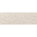Textured beige brick wall with horizontal striations in Nobu White wandtegel row 25x75 rett