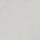 Lichtgrijze textuur met subtiele marmering op Norwich Pearl 60x60 rett