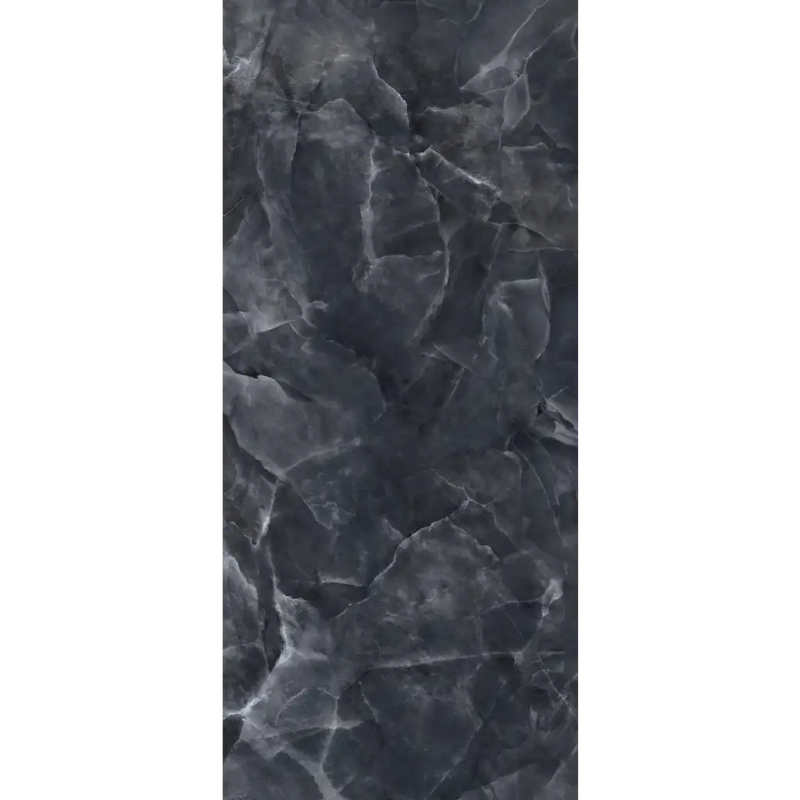 Donker marmertextuur met grijze aderen op Onyx Ek Black Pulido 120x280 rett