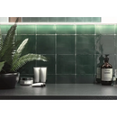 Donkere groene glanzende keramische tegels in gridpatroon voor Oud Hollandse Witjes Oud Groen 13x13