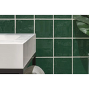 Witte rechthoekige doos tegen smaragdgroene tegels van Oud Hollandse witjes Oud Groen 13x13